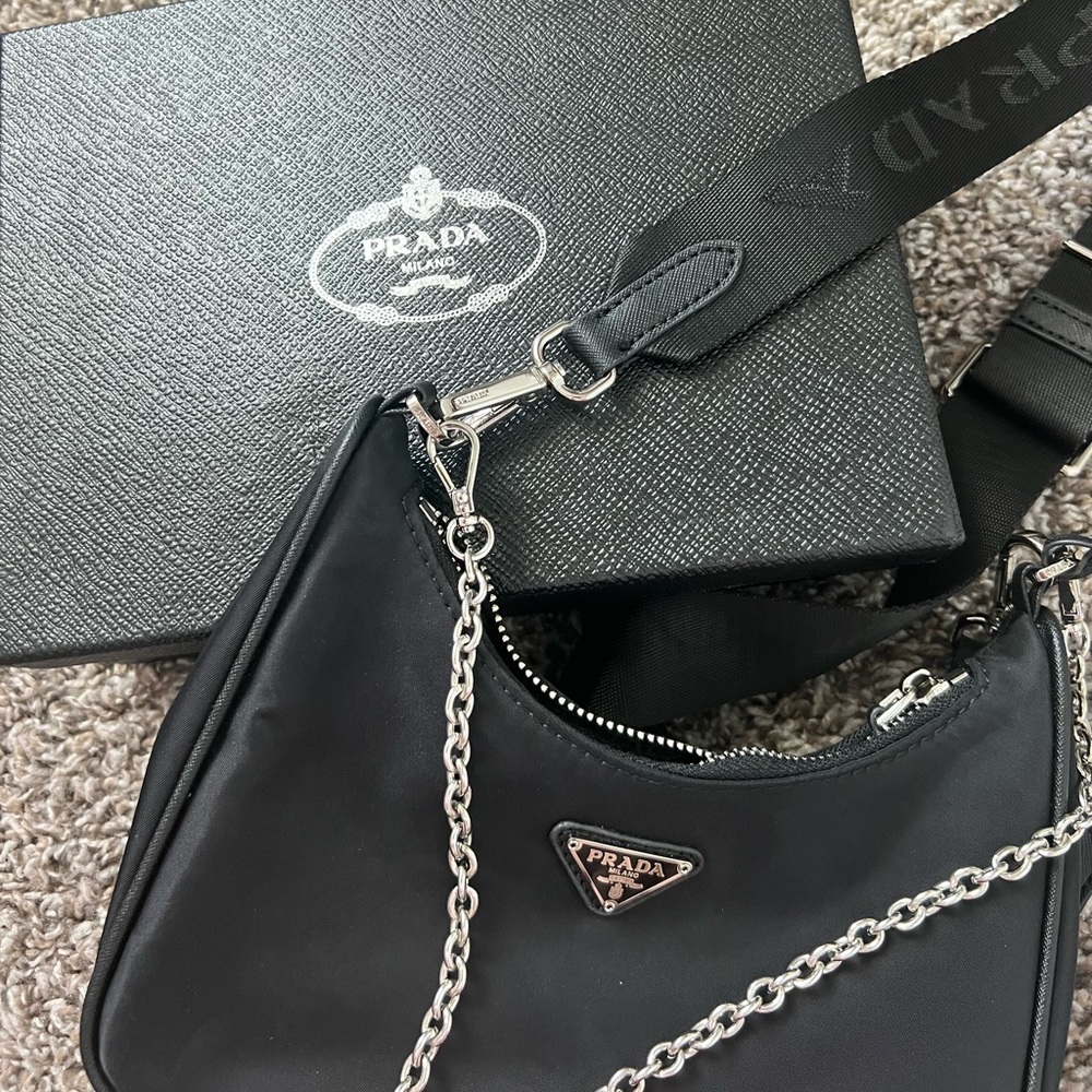 Prada Nylon Re-Editon 2005 crossbody bag. Black.